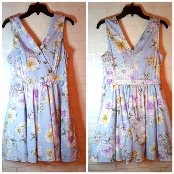 Francesca's Collections Dresses & Skirts - NWT gorgeous Large Francescas boutique dress Miami